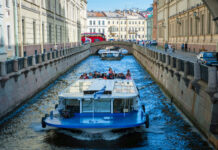 Почему прогулки на теплоходе в Питере популярны Почему прогулки на теплоходе в Питере популярны