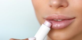 Выбор косметических средств для ухода за губами