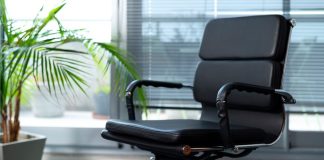 Как выбрать кресло руководителя: гид по комфорту на рабочем месте