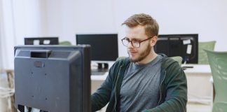 Когда нужен разработчик ПО: как выбрать специалиста